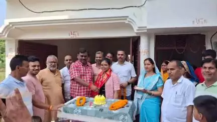 वज़ीरगंज: घरेया गांव निवासी बबलू सिंह की पुत्री अनुष्का सिंह ने नीट परीक्षा में सफलता पाई, भव्य स्वागत किया गया