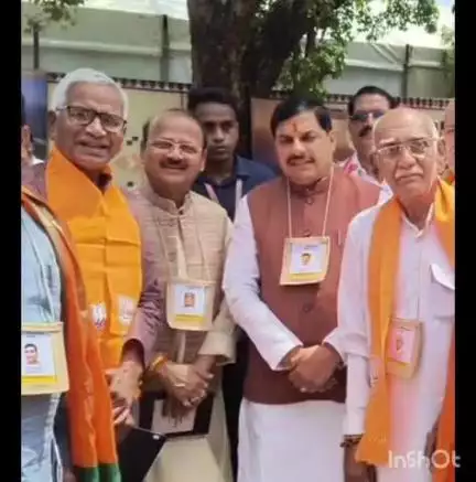 कोतमा: पचमढ़ी में विधायक और सांसदों की बैठक में शामिल हुए मंत्री दिलीप जायसवाल