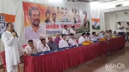 गुना: एबी रोड स्थित निजी होटल में कांग्रेस कार्यकर्ताओं की बैठक, संगठन सर्जन अभियान पर हुई चर्चा
