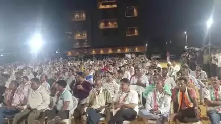 કડી: કડી વિધાનસભાની પેટા ચૂંટણી ને લઈ કડી હાઈ વે ત્રણ રસ્તા પાસે C.N કોલેજ મેદાનમાં તેમજ આદરજ ગામે કોંગ્રેસની જંગી સભા યોજાઈ