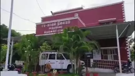 ஊத்தங்கரை: திப்பம்பட்டி பகுதியில் அதிவேகமாக மோட்டார் சைக்கிள் ஓட்டிய வரை தட்டி கேட்ட நபரின் மோட்டார் சைக்கிள் தீ வைத்து எரிப்பு.