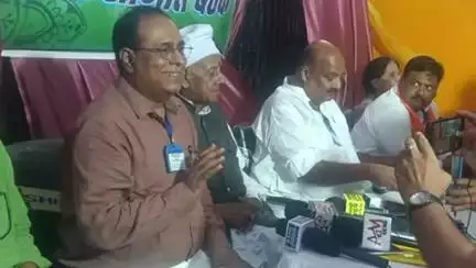 #बज्जिका भाषा संयुक्त संघर्ष समिति के केंद्रीय समिति के प्रथम बैठक के बाद आई #सीतामढ़ी के #बरियारपुर में संवाददाता सम्मेलन में बोलइत