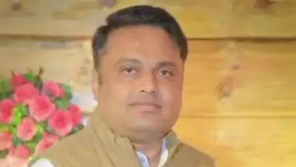 વાલિયા: સહકારી આગેવાન સંદીપ માંગરોલા દ્વારા વિમાન દુર્ઘટનામાં મૃત્યુ પામેલ જિલ્લાના નાગરિકોના મૃતદેહ સોંપવા માંગ કરવામાં આવી છે.