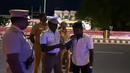 திருநெல்வேலி: வண்ணாரப்பேட்டையில் ஆம்னி பேருந்தில் ஓட்டுனர்களுக்கு சோதனை. மது போதையில் இருந்தால் அபராதம் மாநகர போலீஸ் அதிரடி