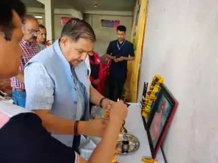 कुम्भराज मे भारत विकाश परिषद के तत्त्वधान  बालिका आत्मरक्षा शिविर के आयोजित किया जा रहा है
