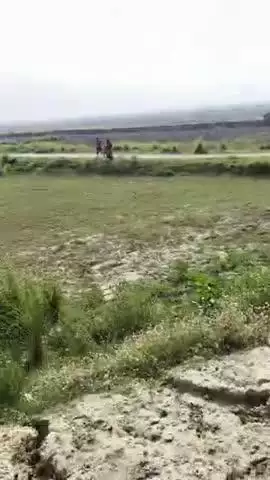 नयागांव थाने के समीप पिकअप के टायर फटने से गाड़ी हुआ हादसे की शिकार जिसमें चार लोगों की मौत और 18 लोग जख्मी।