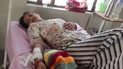 लाडपुरा: सोगरिया में पति-पत्नी के झगड़े के बाद पत्नी ने खाया विषाक्त पदार्थ, हालत गंभीर, अस्पताल में भर्ती उपचार जारी
