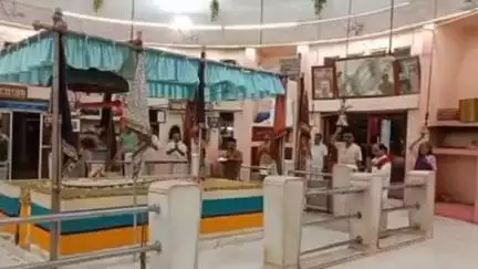 खंडवा नगर: खंडवा के दादाजी धूनी वाले मंदिर में मंगला आरती का भव्य आयोजन