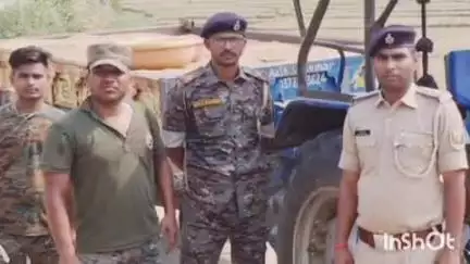 मोहनपुर: नेताने नदी घाट से पुलिस ने अवैध बालू से लदे ट्रैक्टर को किया ज़ब्त