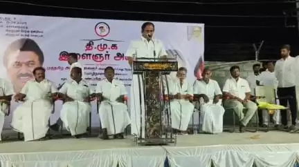 விருதுநகர்: வச்சக்காரப்பட்டியில் திமுக இளைஞரணி சார்பில் முதலமைச்சரின் நான்கு ஆண்டு சாதனைகள் விளக்க பொதுக் கூட்டம்