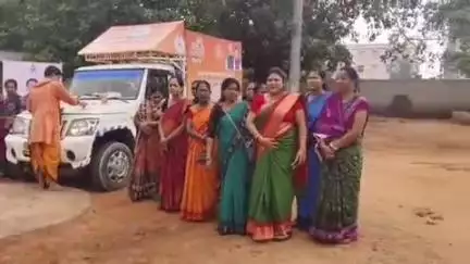 ସୁନ୍ଦରଗଡ ସହର: ସୁନ୍ଦରଗଡ ୱାର୍ଡ ନମ୍ବର ୮ ରେ ଗଡ଼ିଲା  ବିକାଶ ବାହାନ ରଥ