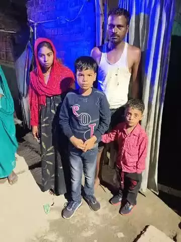 कटिहार पुलिस द्वारा 02 भटके हुए बच्चे को अरगरा चौक से बरामद कर उनके परिजन को सुपुर्द किया गया I
