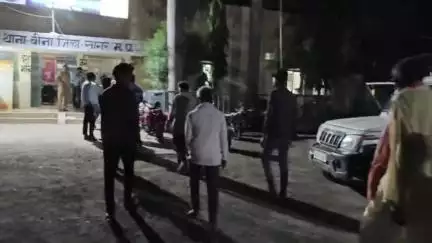 बीना: ग्राम मालखेड़ी में शासकीय रास्ते को लेकर विवाद, रात में बड़ी संख्या में ग्रामीण पहुंचे थाने