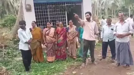 పెదపట్నం లంకలో ఆంజనేయ స్వామి ఆలయం ఎదురుగా మద్యం షాపు ఏర్పాటుపై స్థానికుల నిరసన