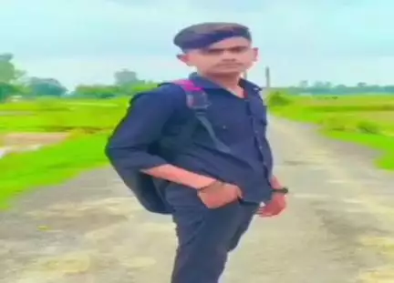 सुल्तानपुर: दो ट्रकों की टक्कर में खलासी की हुई मौत