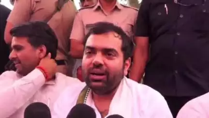 रेवाड़ी: रेवाड़ी के पूर्व विधायक चिरंजीव राव ने राव इंदरजीत सिंह पर साधा निशाना, कहा- वो नोट हैं जो अब बाज़ार में नहीं चलते