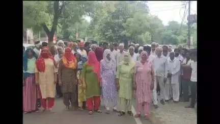 रेवाड़ी: रेवाड़ी में 2 गांवों की पंचायत सोमवार सुबह रामपुरा हाउस पहुंची