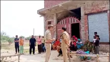 शिकोहाबाद: मलखानपुर में घर से बाहर सो रही बुजुर्ग महिला से टॉप्स और पायल लूटकर ले गए बदमाश, एसपी ग्रामीण मौके पर पहुँचे