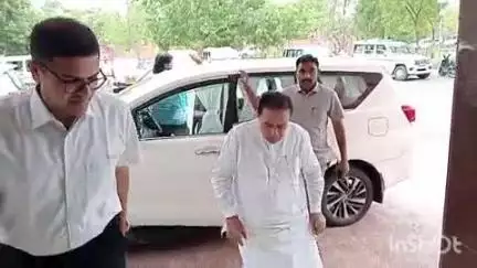 दौसा: दोसा के जयपुर रोड पर कॉलोनी में पानी भराव की समस्या को लेकर मंत्री जोगाराम पटेल को सौंपा ज्ञापन