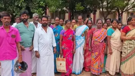 திருப்புவனம்: மாசான குடிநீர் வலியும் வாந்தியும் வெங்கட்டி மக்களுக்கு
ஆட்சியராகப் பகுதியில் குற்றச்சாட்டு