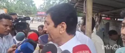 গুৱাহাটী: গুৱাহাটীৰ ৰূপনগৰস্থিত চিএম ভিজিলেন্সত হাজিৰ সাংসদ অজিত ভূঞা, সাংসদ পুঁজি কেলেংকাৰী সন্দৰ্ভত চমন অজিত ভূঞাক