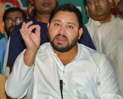 आयोग में नेताओं के दामादों को शामिल करने पर भड़के तेजस्वी यादव, बोले- इनसे ज़्यादा कोई काबिल नहीं