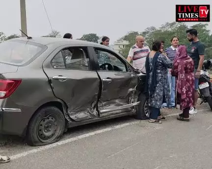 चिंतपूर्णी तलबाड़ा वाईपास पर दो कारों की टक्कर, गाड़ियों में बैठे सवार बाल-बाल बचे