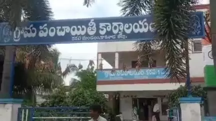 తల్లికి వందనం పథకం లబ్ధిదారులు సచివాలయానికి పరుగులు తమకు పథకం రాలేదంటూ ఫిర్యాదు