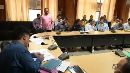 रुद्रप्रयाग: अपर जिलाधिकारी की अध्यक्षता में विकास भवन सभागार में आयोजित किया गया जन संवाद/जनता मिलन कार्यक्रम