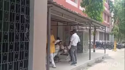 उन्नाव: उन्नाव सदर तहसील क्षेत्र अंतर्गत परियर घाट पर अंतिम संस्कार करने पहुंचे लोग धूप से परेशान, डीएम को दिया ज्ञापन