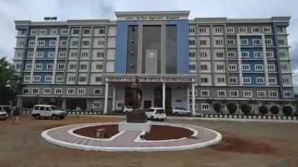 விருதுநகர்: நியமனத் தேர்வில் தேர்ச்சி பெற்ற ஆசிரியர்களை நியமிக்க கோரி கண்ணில் சிவப்பு ரிப்பன் கட்டி ஆட்சியரகம் முன்பு போராட்டம்