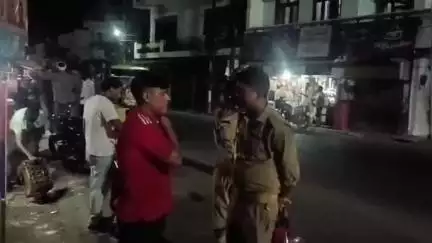 उन्नाव: सदर कोतवाली क्षेत्र के सिविल लाइन में DM आवास से 100 मीटर दूरी पर PAC सिपाहियों के सामने हुई सरेआम लूट