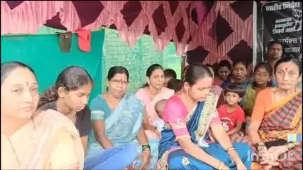 खालापूर: खालापुरातील थरमॅक्स कंपनीने तडका फडकी काढून टाकलेले कामगार आज पासून सहकुटुंब आमरण उपोषण आंदोलन