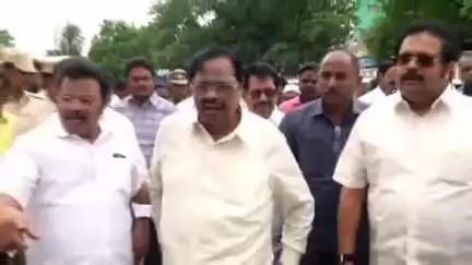 வேலூர்: வேலூர் புதிய பேருந்து நிலையத்தில் 18 வழித்தடங்களுக்கான மினி பேருந்துகளை அமைச்சர் துரைமுருகன் துவக்கி வைத்தார்