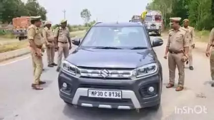 बिधूना: बेला थाना पुलिस ने तिर्वा बॉर्डर पर संदिग्ध वाहनों के खिलाफ चलाया चेकिंग अभियान