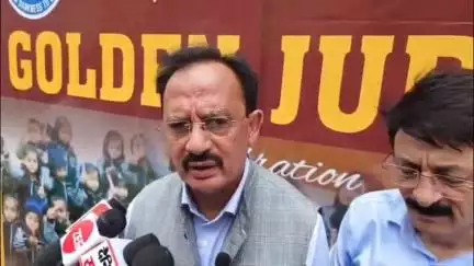 नाहन: पड़दूनी में हिन्दू लड़की के मुस्लिम लड़के के साथ जाने के मामले पर उद्योग मंत्री हर्षवर्धन चौहान ने दी प्रतिक्रिया
