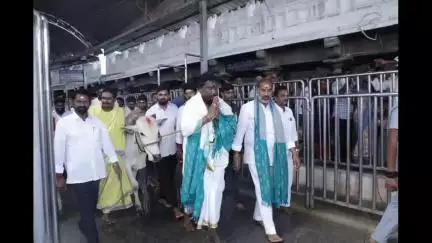 ధర్మపురి: వేములవాడ రాజన్నను దర్శించుకున్న మంత్రి, ధర్మపురి ఎమ్మెల్యే అడ్లూరి లక్ష్మణ్ కుమార్