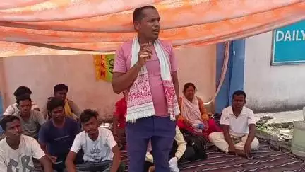 JLKM पार्टी के द्वारा रोजगार के लिए टाटा हिताची के गेट के सामने धरना @ मेरे न्यूज से जुड़े रहिए, जोहार
