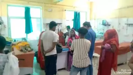 मिर्ज़ापुर: मिश्र लहौली गांव में जमीनी विवाद के चलते हुई मारपीट, दंपति और पुत्री घायल, मंडलीय अस्पताल में भर्ती
