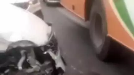 नवाबगंज: बहराइच हाईवे पर नयागांव के पास डीसीएम और कार में जोरदार भिड़ंत, चार लोग हुए घायल