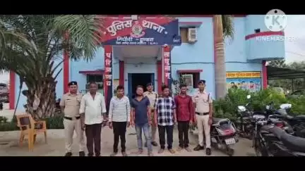 कसडोल: ग्राम खपराडीह में गंभीर रूप से मारपीट करने वाले 5 आरोपियों को गिधौरी पुलिस ने किया गिरफ्तार