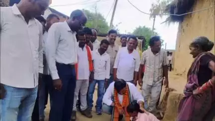 ଅମ୍ବାଭୋନା: ଖପ୍ରାଖୋଲ ଗ୍ରାମରେ ବିକଶିତ ଗ୍ରାମ ବିକଶିତ ଓଡ଼ିଶା କାର୍ଯ୍ୟକ୍ରମରେ ନୁତନ କଂକ୍ରିଟ ରାସ୍ତାର ଭିତ୍ତିପ୍ରସ୍ତର ସ୍ଥାପନ କଲେ ଭଟଲୀ ବିଧାୟକ