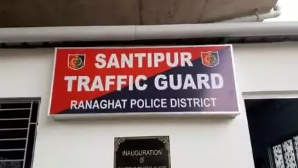 শান্তিপুর: সততার অনন্য দৃষ্টান্ত গড়লেন শান্তিপুরের এক সিভিক ভলেন্টিয়ার