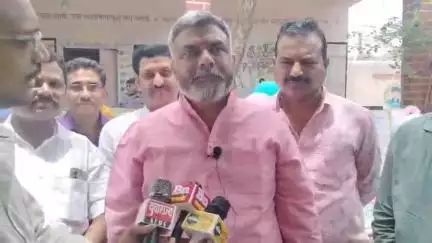 नांदेड: पासदगाव येथील जिल्हा परिषद शाळेला दिली भेट; बालपणीच्या आठवणी ताज्या झाल्या, महाराष्ट्र शासनाचे आभार : आमदार हेमंत पाटील