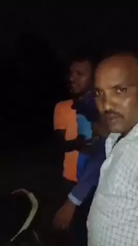 तिल्दा: टंडवा के पास सड़क किनारे खोदे गए गड्ढे से दोपहिया वाहन टकराया, महिला की हुई मौत, ठेकेदार पर लापरवाही का आरोप
