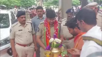 జంగారెడ్డిగూడెం పోలీస్ స్టేషన్ వద్ద సర్వేలెన్స్ సిస్టంను పరిశీలించి, డ్రోన్ కెమెరా పనితీరును పర్యవేక్షించిన జిల్లా ఎస్పీ