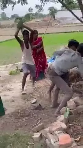 शोहरतगढ़: सबुवा सबुई में मारपीट का वीडियो हुआ वायरल, पुलिस अधीक्षक ने थानाध्यक्ष शोहरतगढ़ को कार्रवाई के दिए निर्देश