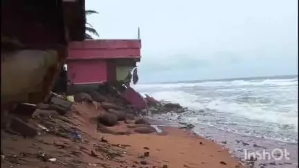 തിരുവനന്തപുരം: കലി അടങ്ങാതെ കടൽ, അപകട മുനമ്പില്‍ വെട്ടുകാട് നിവാസികള്‍, വീടുകള്‍ കടലെടുത്തു #localissue