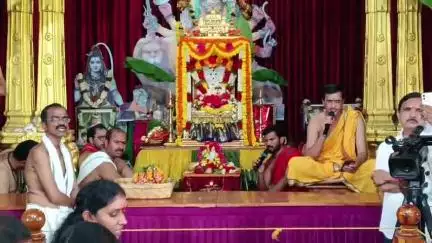 జగిత్యాల: జిల్లా కేంద్రంలో నవదుర్గా పీఠ క్షేత్ర ఆలయ ద్వితీయ వార్షికోత్సవ వేడుకలు, మాతలచే సామూహిక కుంకుమార్చనలు