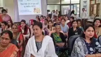 पिथौरागढ़: राज्य महिला उद्यमिता परिषद की अध्यक्षता में रेनू अधिकारी ने जिला उद्योग केंद्र में बैठक का आयोजन किया